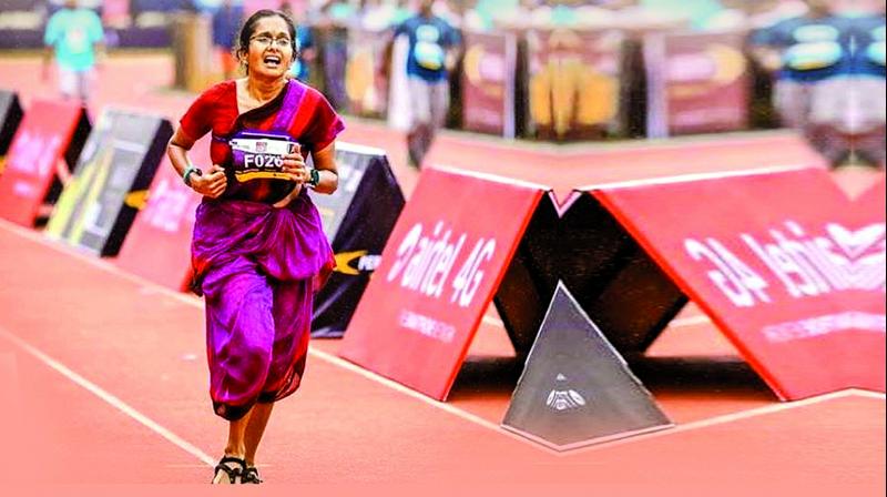 jayanthi-sampathkumar-42-km-in-9-yards-run-the-full-marathon-dressed-in-a-sari (2)