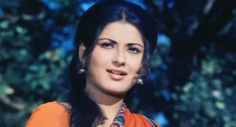 life-facts-of-moushumi-chatterjee-biography-in-hindi-story